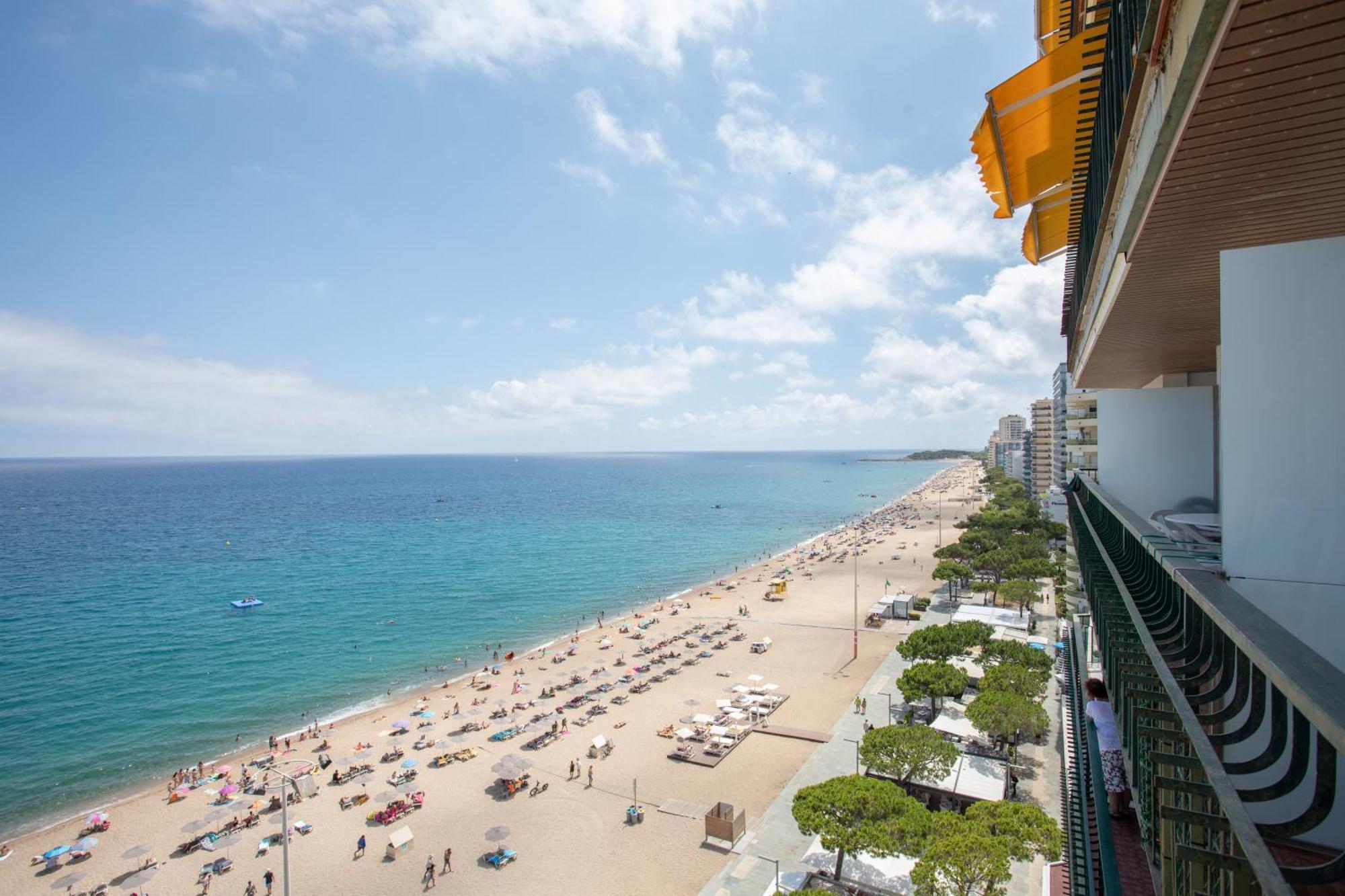 Pis Embaixador 1A Linea De Mar Apartamento Platja d'Aro Exterior foto