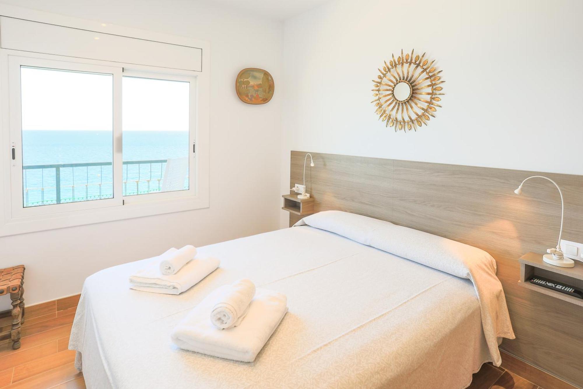 Pis Embaixador 1A Linea De Mar Apartamento Platja d'Aro Exterior foto